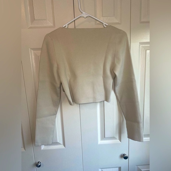 New Aritzia Ten by Babaton Cropped knit criss-cross longsleeve - Picture 9 of 13
